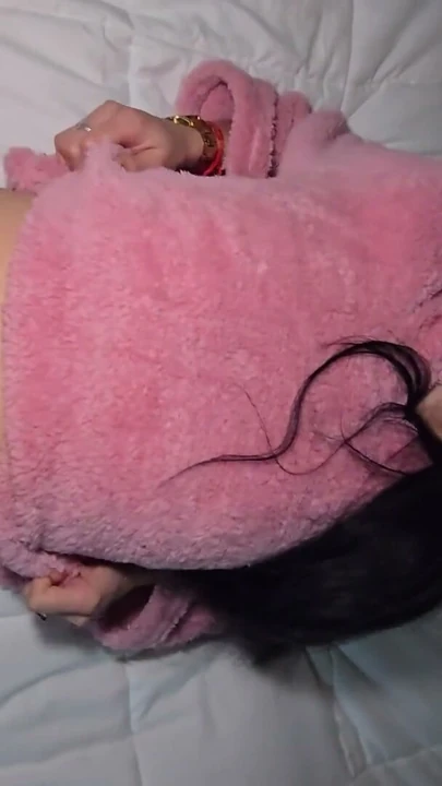 Çok azgın genç kız komşum tarafından her pozisyonda sikiliyor SICAK HARDCORE | Bölüm 1