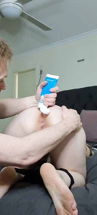 Kashlyx anal boncuk ile onu sıkı kıçını doldurma