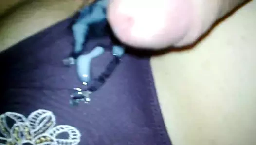 cumming üzerinde mor külot