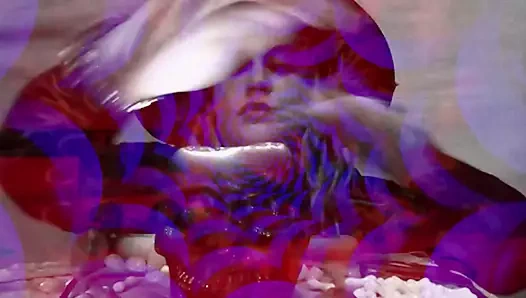 Roger'ı gerçekten ayaklarına tapan bir mandomuza dönüştürmek