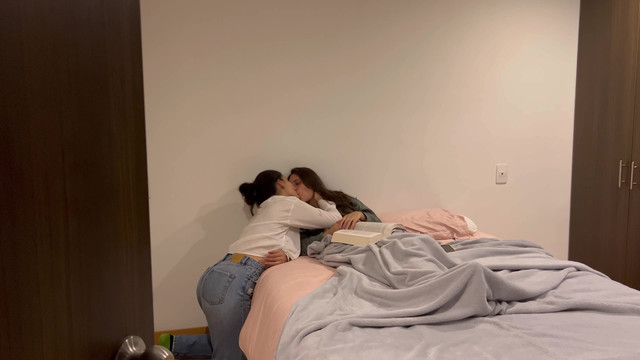 I have sex with my friend's stepsister without anyone noticing!!