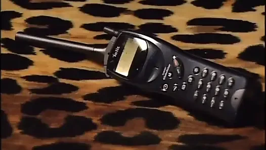 Klasik sürtükler için sert seks canavar siyah ve beyaz yaraklarla sikiliyor (tam film)