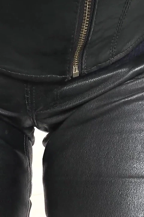 Kafeste makineye bağlanmış, yabancı Lady Victoria Valente