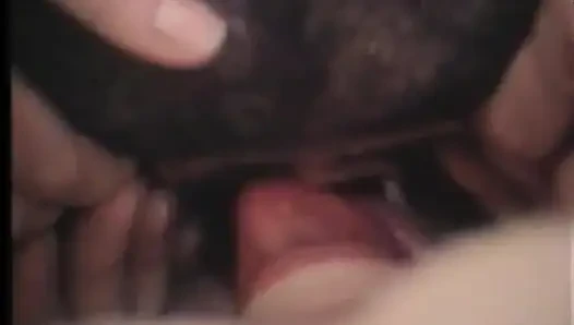 Edepsiz fahişeler deliklerinde birden fazla yarak olmasını seviyor