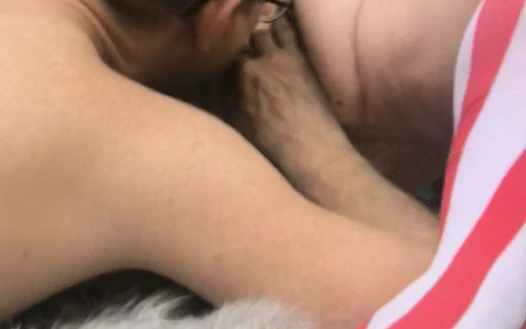 O ağaçta sıkı ıslak amcıklı anneni yiyebilir miyim? Yaramaz sürtük cevap veriyor sikiş evet ben kirli eline boşalabildiğim sürece yapabilirsin?