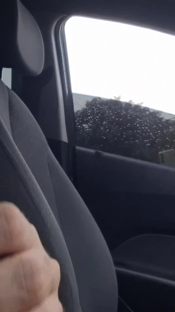 Эмоциональный момент из фильма "Незнакомец застукал меня за мастурбацией и сфотографирует"