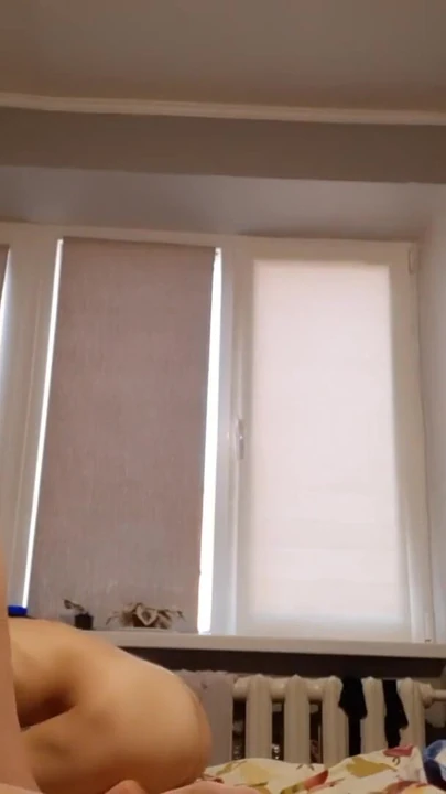 Незабываемый момент из "Наша подруга-натура по очереди пробует наши киски в первый раз"