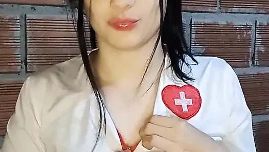 Baldızımı mastürbasyon yaparken görüyorum ve sonra lezzetli bir şekilde sikişiyoruz