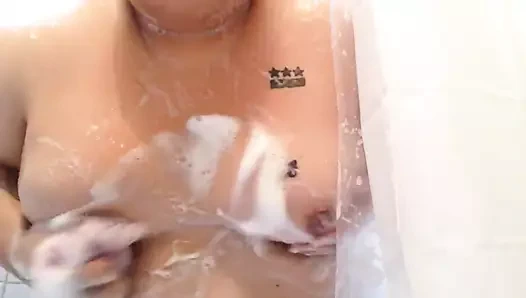 Betzy içinde the duş