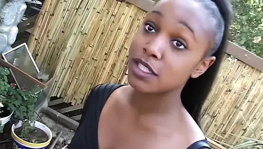 Siyah sürtük siyah canavar yarakla çığlık atıyor