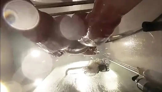 Banyo Altında Web Kamerası. Kız arkadaş duşta seksten sonra