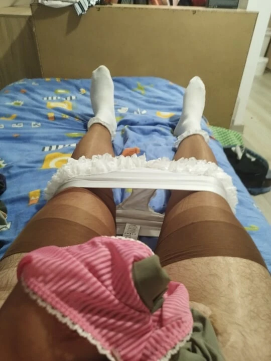 I steal my stepsister&#039;s nylons, frilly  ankle socks and frilly knickers ,then i masturbate and i feel like in heaven