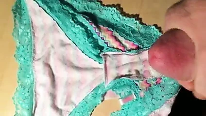 Yavaş çekim külot boşalması 2