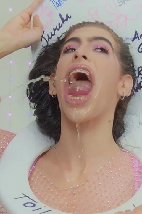 Alicia Trece - sidik seven anal tuvalet fahişesi latin sürtük
