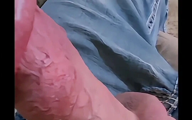 Baskın büyük yarak büyüyor yakın çekim...