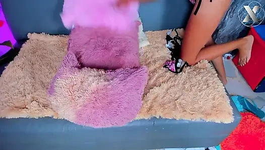 Son akşam yemeğimmiş gibi vajinasını yemek