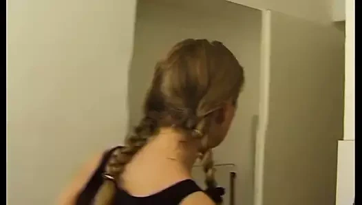 Sportliches Teen vom Nachbarn gefickt