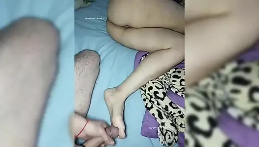Kadın üstte. Tanrıça pozu.