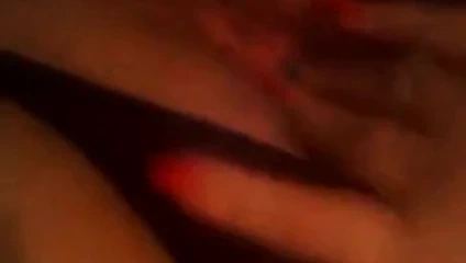 Beyaz kız sürtme ona kedi