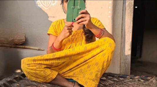 Güzel Hintli evli kadın para ödüyor