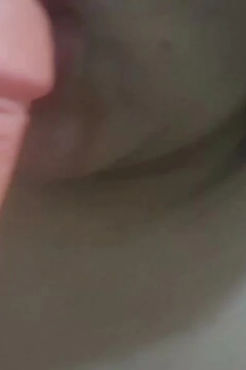 Evde yalnızken azıyor