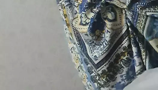 Üvey anne yatakta çıplakken üvey oğlunun odasına çıplak yürüyor