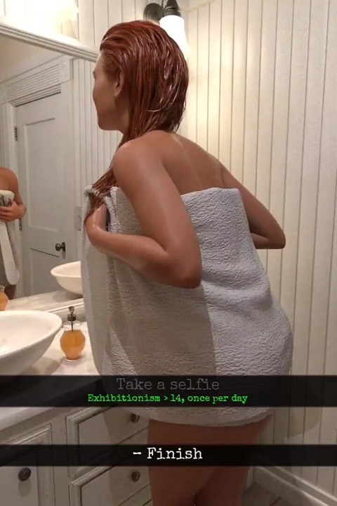 Üvey anne kocasının arkadaşını kendi eğlencesi için banyoya çağırdı