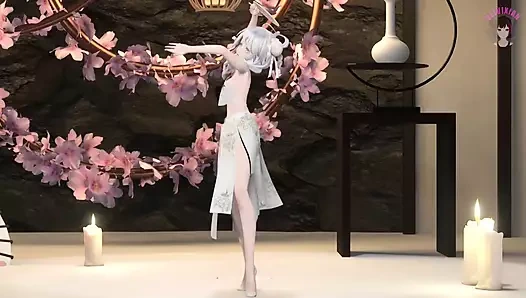 Sevimli genç kız göğüslerini gösteriyor