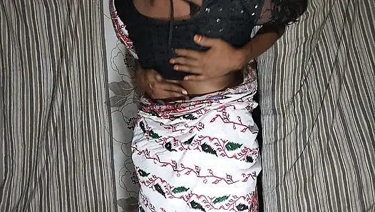 Ateşli sari romantizmi ve romantizm zamanı ve seks