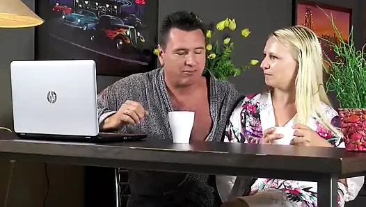 Büyük memeli orta yaşlı seksi kadınlar - (tam film)