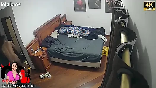Ifood Teslimatçısı Popomu Boşaltı, Cuckold Ise Her Şeyi Temizledi!