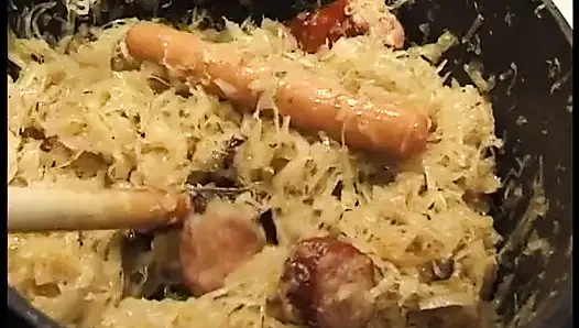 Büyük memeli olgun lezbiyenler üçlü oral seks yapıyor