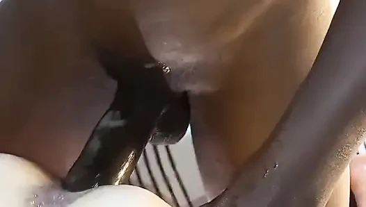 Beyaz evli kadın büyük zenci yarağı sıkı amcığını doldururken pis zevkler çığlık atıyor bölüm 2