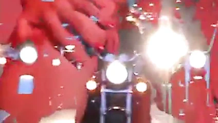 Adamın sikini emen sürtük