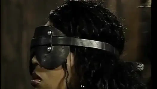 Siyah Alman bayanla bu fetiş esaret seansı izle