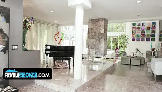 Tabu saklambaç - minyon üvey kız kardeş üvey erkek kardeşini baştan çıkarmaya çalışıyor