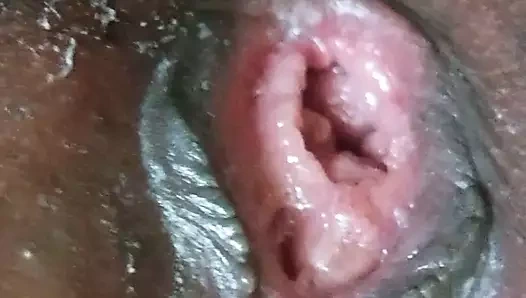 Hintli ateşli evli kadın büyük zenci yarağıyla yabancıyla sikişiyor