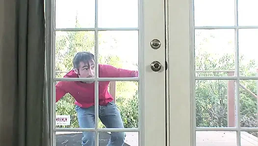 Seksi genç kız üniversiteden sonra üvey erkek kardeşini sikiyor