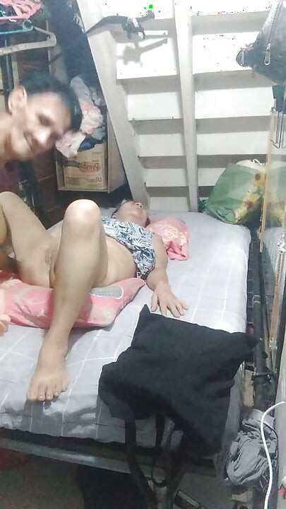 Komşumun karısını becer, onun arkadaşıyla birlikte