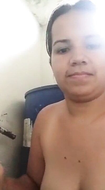 Casada safada exibindo pra mim