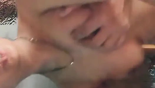 Latika büyük yarakla sikişiyor