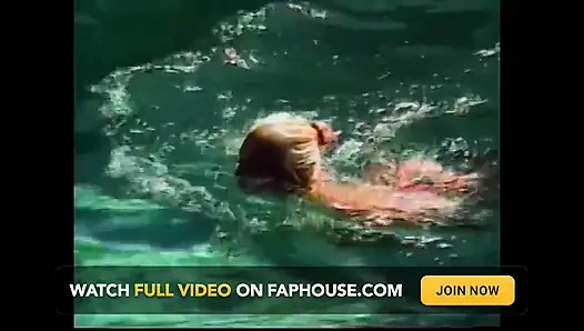 80'lerin Lezbiyenleri Havuzda