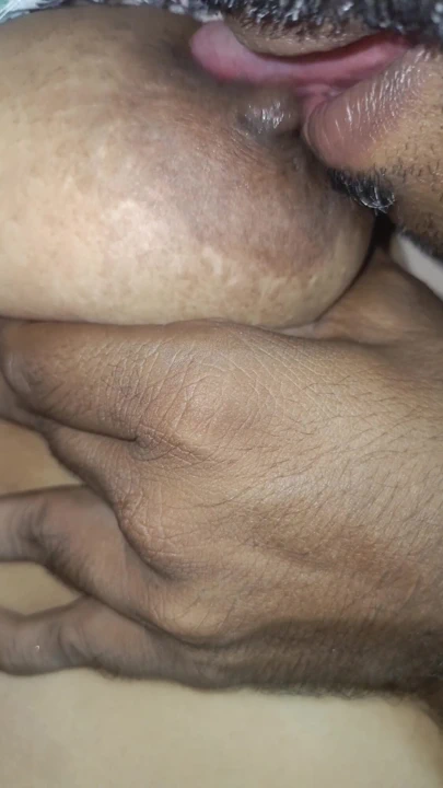 Ev hanımı sevimli meme | Klip 1