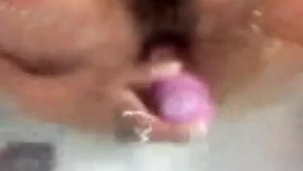 masturbandose en el jacuzzi