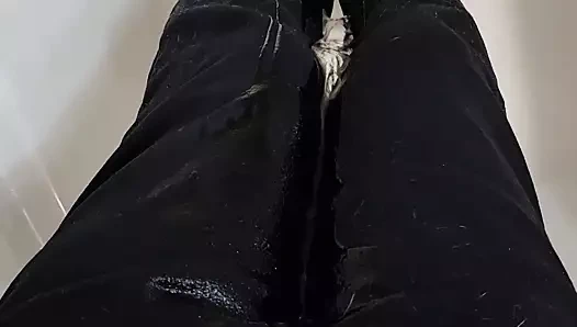Çok uzun süre bekledim ve siyah kotumun içinde umutsuz bir kaza geçirdim!