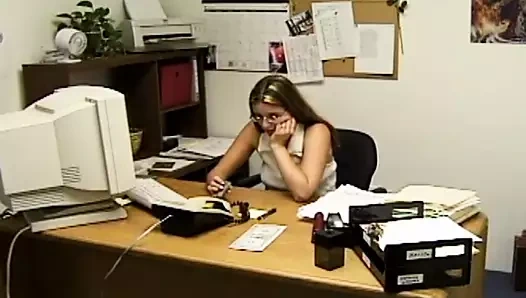 Mastürbasyon yaptıklarını sanıyorlar ve sonra acımasızca