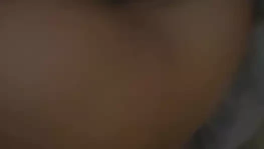 Lezzetli büyük memeli kızın seks ve ıslak döllenmesi