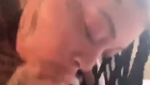 Bayan emme için o fındık