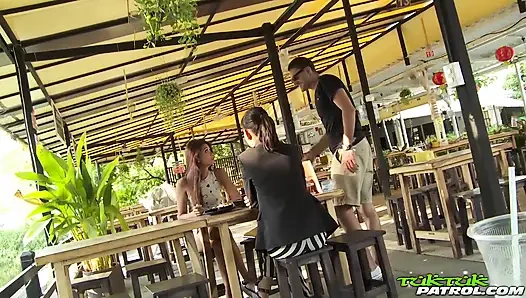 Тайская тинка с волосатой киской обожает погрубее