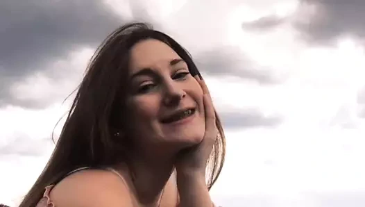 Friederike'de boşalmamaya çalış